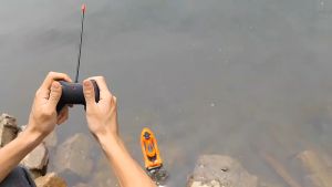 2.4G Radio RC High Speed Waterproof Mini Motorcycle Speedboat Kids Electric Water Cruise Ship Boat Model Toy Gift