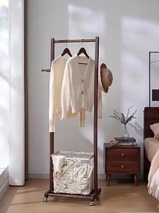 Giá Đựng Quần Áo Di Động bằng Gỗ Cứng