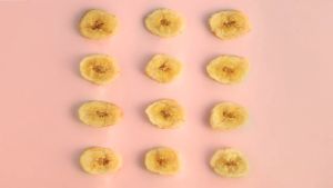 Banana Crispy Fragrant Chips Dry 500g Bags Non-fried Banana Dry Chips (Very Fast Delivery)