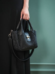 Black Leather Bucket Bag Womens New 2025 Fashion Casual Commuter Crossbody Market Basket Bag Soft Handle Zipper Closure