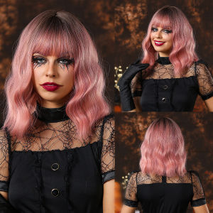 วิกผมสีชมพูเข้มแบบลอนสั้นคอสเพลย์มีผมม้าสีชมพูวิกผมสังเคราะห์ธรรมชาติทนความร้อนสำหรับผู้หญิงสำหรับใช้ในงานปาร์ตี้