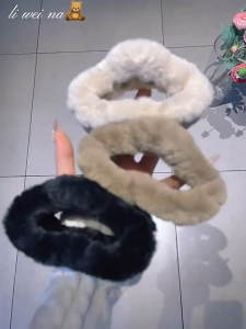 Super Large Plush Hair Clip 🎀 13cm特大号毛绒抓夹 Klip Cakar Rambut Berbulu Super Besar Elegan Hair Claw Fashion