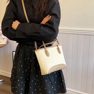 W W.Q.C Smooth Pu Leather Material Sling Bag/Crossbody Bag For Womens high Recommended Good For Fashion