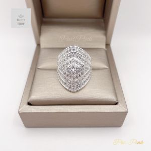 แหวนเพชรออกงาน หน้ากว้างประดับเพชรเรียงแถวตัดขอบสีทองขาว แถมตัดขอบสีทองขาว ขนาดฟรี ไซต์