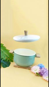 หม้อเคลือบด้ามไม้ 2 หู 22 CM