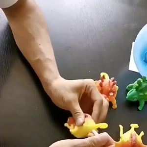 Elastic Inflatable Dinosaur Model Squeeze Ball Breathable Stress Relief Hand Toy For Daily Leisure Party Sports Activity Decor