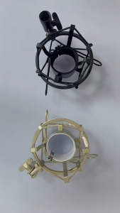 ไมโครโฟนคอนเดนเซอร์แบบโลหะทั้งหมดพร้อมตัวยึดกันกระแทก ขาตั้งกันกระแทก ไมโครโฟนบันทึกเสียง อุปกรณ์ถ่ายทอดสด อุปกรณ์เสริม