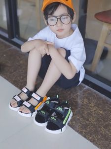 [100% Original Impor] YIYAROUQING Sendal Anak Laki Laki-Sendal Gunung Anak Laki Laki-Sandal Anak Laki Laki- Gaya Korea Sol Lembut Untuk Laki-Laki High Quality-3-12 Tahun- Korean Version Tidak Licin Lembut Antibakteri- Blue/Green/Orange\n[Cod&New Arrival] YIYAROUQING Sendal Anak Laki Laki-Sendal Gunung Anak Laki Laki-Sandal Anak Laki Laki- sandal kanvas pantai Sandal Selop Anak Cowok Tali Mendukung COD