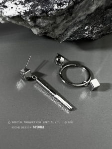 Geometric Asymmetric Trendy Cool Female Ear Cuff Design Sensation Niche Fashion Jewelry Alloy Silver Gold Plated Original Style