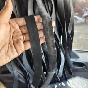 ยางปัดล้อ เทรลเลอร์หรือบังโคลนพลาสติกดำยาว35-40เซน (ตะกร้านี้ยกชุด10ชิ้นแถมฟรีอีก2ชิ้น)รอบคันคนรักรถต้องมีล้อดำตลอดเวลาสะอาดตาทุกครั้งที่มองจัดเลยครับกดสั่งเลยครับ