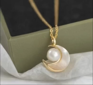 Viviann Shell sterling silver Polished Moon New Pendant 14k Gold Necklace Korean Elegant Pearl Beads Necklace For Women Ladies Fashion Rhinestone Shell Heart Pendent Necklace Choker Jewelry