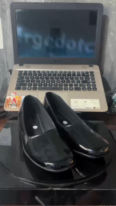 ERGE 37-41 Sepatu Flatshoes Wanita Selop Slip On Hitam Glossy Formal Sekolah Kantoran Fleksibel Ringan