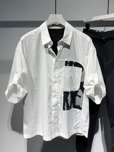 เสื้อเชิ้ตแขนสั้นผู้ชายสไตล์ฮ่องกงลำลอง ทรงหลวม ผ้าฝ้ายผสมโพลีเอสเตอร์ ทรงปกติ ฤดูร้อน 2025 ดีไซน์สีบล็อก ทรงเข้ารูป ทรงปกติ