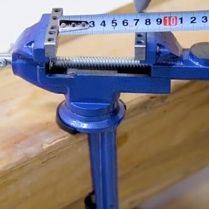ปากกา จับชิ้นงาน ปากกาหนีบโต๊ะ70mm ฐานหมุนได้360 องศา ปากกาจับชิ้นงาน bench vise หมุน 360 precision household vise workbench work vise