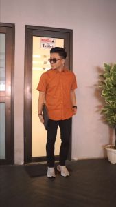 Kemeja pria lengan pendek twill halus reguler fit polos premium