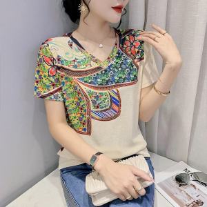 2024 Summer New Arrival Retro Printed V-neck T-shirt Womens Short Sleeve Fashion Rhinestone Western Style Top Silm Half-Sleeve Shirt