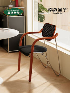 Retro Vintage Style Solid Wood Dining Chair Designer New Model Leisure Home Use Compact Size High End Bauhaus Dining Table Chair