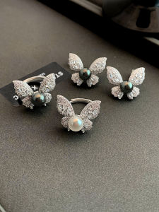 Elegant Three-Dimensional Butterfly Studs Womens Fancy Shijia Pearl Zircon Tahidi Black Earrings Niche Style Ring Opening