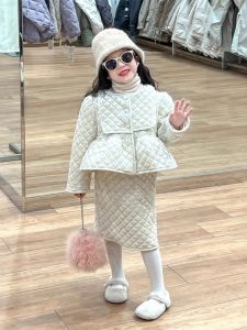 Bộ Quần Áo Lót Nhung Mùa Đông Cho Bé Gái Có Cổ Bẻ Dày Váy Nửa Thân Mới 2024 Quần Áo Trẻ Em Thời Trang Chất Liệu Cotton