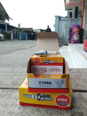 Busi C7HSA NGK 1pak 10 pcs untuk motor bebek dan matic Asli NGK Original (10 pcs)