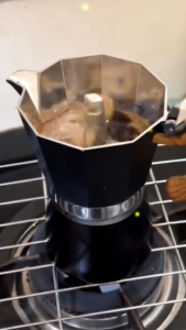 BestGila Malaysia Aluminium Moka Coffee Pot 50/150/300mL Classic Stovetop Espresso Maker Brewer Classic Italian Style Brewer Percolator Rustless Pembancuh Kopi 咖啡壶