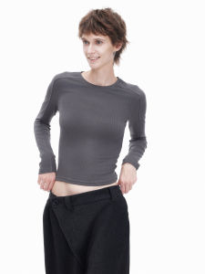 เสื้อยืดแขนยาวทรงสลิมฟิตฤดูใบไม้ร่วง ผ้าผสมคอตตอนและยางยืด ทรงหลวม แขนยาว ปกติ คอกลม เสื้อยืดผู้หญิง