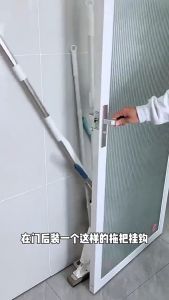 อุปกรณ์จัดเก็บไม้กวาด ที่แขวนอเนกประสงค์  แบบ3ช่อง 4ช่อง ไม้ถูพื้น แปรงขัดห้องน้ำ แถมฟรีตะขอ ไม่ต้องเจาะรู อุปกรณ์จัดเก็บสิ่งของภายในครัวเรือน Household storage equipment ที่แขวนของใช้ในบ้าน