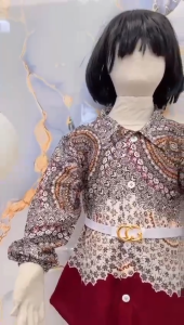 Setelan Laura Madina Anak Perempuan Nyaman Di Pakai Umur 3-12 Tahun | Fashion Trendy 2025 Anak Cewek Model Oneset Baju Atasan Lengan Panjang Serut Model Krah Full Kancing Motif Batik Kombinasi Celana Panjang | Setelan Celana Baju Free Belt