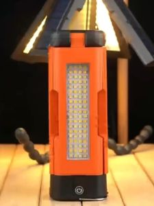 Đèn Cắm Trại Năng lượng mặt trời ngoài trời 6000mAh mới với bốn lần đèn nháy dây và chân đế có thể uốn cong xoay 360 ° 1200lumens