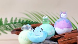 Bath Bomb for Kids with Sanrio Toy Bubble Ball Essential Oil Shower Gel