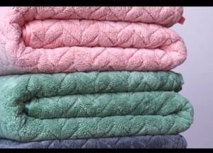 ผ้าเช็ดตัวสะอาดและความอ่อนนุ่ม น่าสนใจ เนื้อผ้า แห้งเร็ว ขนาด 140 x 70 ซม MJ16