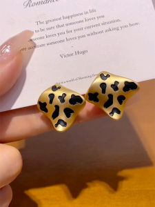 925 Silver Needle Square Leopard Print Earrings Womens Fashionable Versatile Elegant Autumn Winter New Style Ear Jewelry