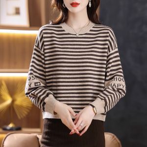 เสื้อสเวตเตอร์ผู้หญิงลายทางตัดฉลากจากเคาน์เตอร์เก็บปลายทางล้างสต๊อกเสื้อตัวในผ้าถักทรงหลวมสไตล์ตะวันตกสำหรับฤดูใบไม้ร่วงแบบใหม่