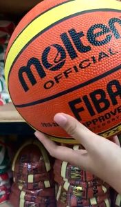 BOLA BASKET KARET SPALDING GT7 + POMPA BESI