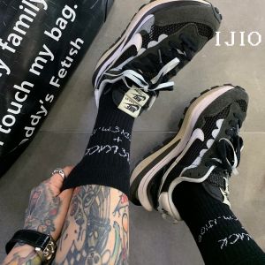 IJIO Original Design INS Style Letter Embroidery Couple Socks Cotton Mid-Calf Fashionable Comfortable Sports Socks for Men And Women