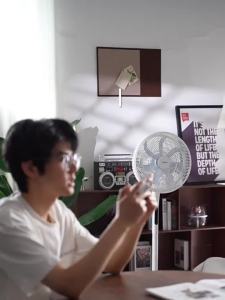 Midea | First-Class Energy Smart Voice Control Variable Speed Quiet Floor Fan