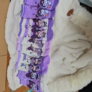 Tất cổ cao Kuromi cho bé yêu vớ trẻ em