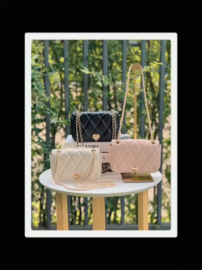 CHARLES & KEITH 25Summer สินค้าใหม่ CK2-20671747 FashionQuilted กระเป๋าสะพายข้างโซ่