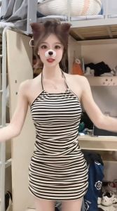 เดรสสั้น สีครีม ลายทาง เปิดไหล่ ผ้าร่อง ทรงเข้ารูป คอรูดเชือกผูกคล้องคอ สม็อคยางยืดข้างลำตัว Dress ชุดไปคาเฟ่ #5538