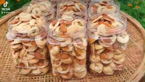 (Hộp 400G) Bánh Đồng Tiền Mix Hạt Giàu Dinh Dưỡng: Hạt Điều Hạnh Nhân Nho khô mè