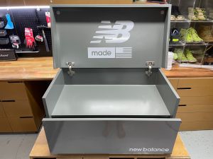 New Balance Size S 75*40*35 (ใส่ไรองเท้าได้ 6คู่)