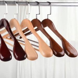 TONGGUMO | Retro Wide Shoulder Traceless Wooden Suit Hanger