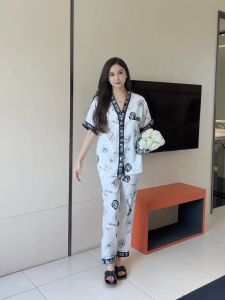 BABY FACE ชุดแขนสั้น ชุดนอนสตรี ชุดนอน 😴 หลายรูปแบบ สไตล์สาวเรียบหรู เสื้อกางเกงพิมพ์ลาย SET-556