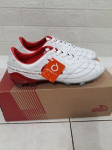 Sepatu bola ortuseight bagus nyaman digunakan / sepatu sepak bola pria lapangan besar / sepatu bola ortus