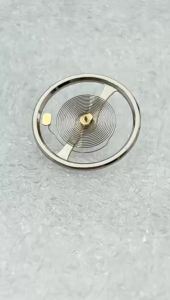 Bánh Xe Cân Bằng Bộ Máy Đồng Hồ NH35/36 Với Dây Tóc Màu Trắng Sản Xuất Tại Trung Quốc Phụ Tùng Sửa Chữa Dành Cho Thợ Đồng Hồ