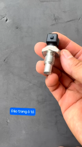 Núm báo nhiệt howo 380 dùng cho xe ô tô đầu kéo ren phi 12 báo nhiệt độ động cơ xe