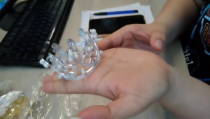 EZ MALL-Mini Pearl Crown Handmade Cake Topper / Kids Birthday Party Wedding Supplies Valentine Douquet Decoration