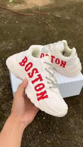 รองเท้าผ้าใบ แฟชั่นMLB New York สีครีม ขายดีที่สุด ฮิตมาก เข้ากับทุกการแต่งกาย