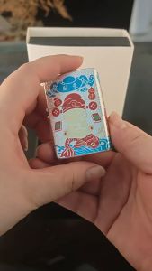 Hộp Quẹt Bật Lửa Xăng Đá Zorro Z2-111 Hình Mèo Thần Tài May Mắn Tài Lộc