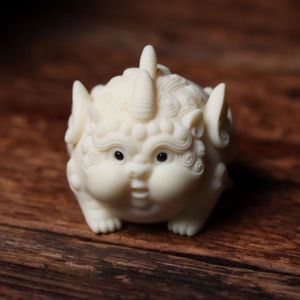 Home Decorative Carved Wooden Figurine Lucky Beast Wealth Attractor Beautiful Home Decor Handheld Office Desktop Gift Item
